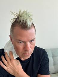 Slept wrong, neck locked up like a vice — and before I even had coffee, my  line cook of a year taps out. No two weeks notice. No handshake. No “thanks  for