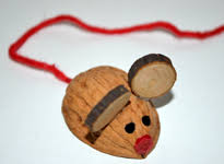 Herbst Basteln Mit Walnussen Walnussschalen Maus Basteln Basteln Basteln Weihnachten Nusse