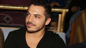 23:58 ο κώστας δόξας κάνει ίσως το μεγαλύτερο σόου του μέχρι τώρα ως marilyn manson κάνοντας τη μαρία να υποκλιθεί, την κριτική επιτροπή να σηκωθεί όρθια και το κοινό να μη σταματά το. Ah5gzsyjir2mdm