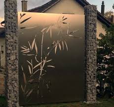 Sichtschutz Edelstahl An Gabionen Edelstahl Gabionen Sichtschutz Sichtschutzglas In 2020 Fence Design Pergola Garden Door Gate Design