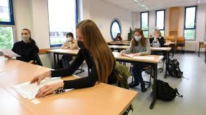 Roušky jsou povinné i ve třídách pro žáky 2. V Nemecku A Rakousku Se Oteviraji Skoly Jak Funguje Vyuka V Jinych Evropskych Zemich Hospodarske Noviny Ihned Cz