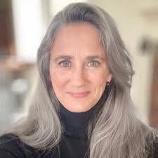 Lynn Hackett's Instagram, Twitter & Facebook