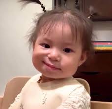 cho e xin ảnh Pam mặt bỉ ổi được k ạ