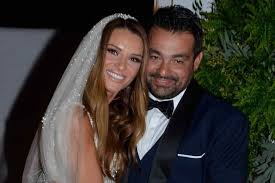 Στην προσωπική σου ζωή έχεις τα πάντα; Elenh Tsolakh Osa Eginan Sto Gamo Ths Me Ton Paylo Petroylakh Pics Vipnews