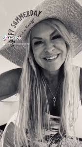 Christine Reisinger's Instagram, Twitter & Facebook