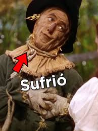 Cynthia Erivo: Vestido de manos en premiere de Wicked con Ariana Grande