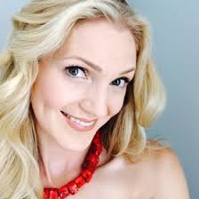 Lora Currie (loraac79)