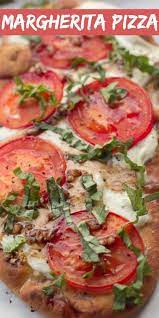 15 Minute Margherita Flatbread Pizza Delicious Easy Recipe For A Homemade Pizza Made With Naan B Margherita Flatbread Flatbread Pizza Pizza Recipes Homemade