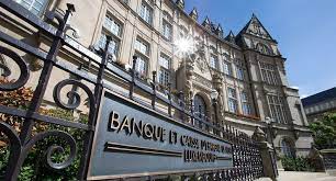 (bcee am) is an independent asset management company whose shareholders are banque et caisse d'epargne de l'etat, luxembourg (spuerkeess) and the insurance company lalux, which hold 90% and 10% of the shares respectively. Luxemburger Wort Die Spuerkeess Schliesst Elf Filialen