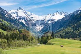 Oberschdorf) is a municipality and skiing and hiking town in germany, located in the allgäu region of the bavarian alps. Majestatische Berge Bei Oberstdorf Im Allgau Fototapete Fototapeten Berghutte Tour Tourismus Gipfel Myloview De