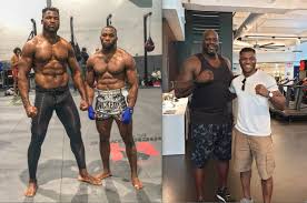 Нганну франсис / francis ngannou. Ngannou Next To An Average Guy And Ngannou Next To Shaq Ufc