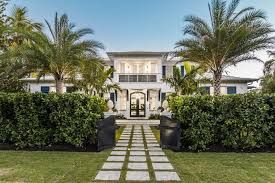 Replacing the roof is a great way to boost curb appeal and increase the home's value at the same time. Copy The Curb Appeal Of These 15 Beachfront Homes Diy