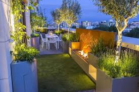 25 Impressive Rooftop Mini Garden Ideas For Open Enjoyable Space Urban Home Enjoyable Gard Roof Garden Design Rooftop Terrace Design Roof Terrace Design