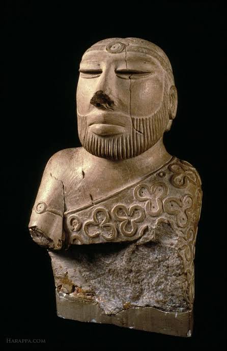 Smarthistory – The Priest-King sculpture from the Indus Valley ...