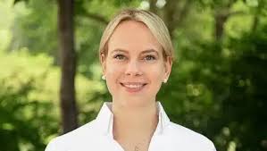 From Dishwasher to Renowned Chef: The Inspiring Story of Jean-Georges  Philly's Cornelia Sühr