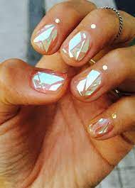Glass Nails Nagellack Zum Aufspruhen In Diese Neuen Nailart Trends Sind Wir Verliebt Nagelideen Nagellack Nageldesign