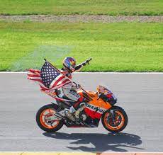 Pin By Michaela Gehrmann On Tus Me Gusta En Pinterest Sport Bikes Kenny Roberts Motosport