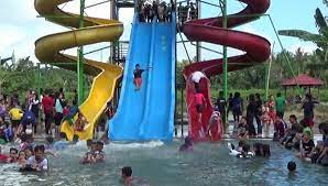 Rp 95.000, high season rp 95.000 dan lihat juga info diskon htm nya. Pemandian Air Panas Sulili Di Pinrang