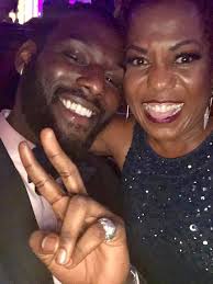 TonyaTuesdays #swipeleft So much fun hanging with my peers last night NAACP  Image Awards Congrats to all nominees & winners #lilboss ❤️  #lilbossbodyactivewear #littlewomenla