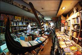 30 Most Beautiful Bookshops Around The World Bookstore Bookshop Explore Venice