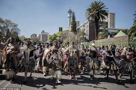 Zulu War Of Succession Hundreds Of Warriors Escort Queen Mantfombi S Body Through Johannesburg News Exchanges