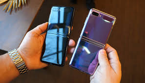 Today we are going a little bit into the future and present you the galaxy z flip 2 phone for 2021. Samsung Galaxy Z Flip Vs Moto Razr Vs Galaxy Fold Which One Should You Buy Pocketnow