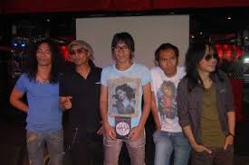 Bens leo memberikan sebuah komentar tentang mundurnya. Fans Line Up To Donate Their Kidney To Abdee Slank City The Jakarta Post