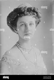 Louise Wilhelm's Instagram, Twitter & Facebook