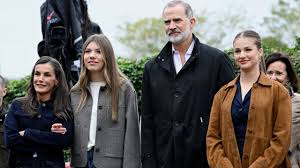 Leonor y Sofía vuelven a casa por Navidad: de la agenda despejada de Felipe  y Letizia hasta la Pascua Militar y las fechas más tristes para doña Sofía  tras la pérdida de