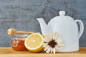 Jika tidak ada madu, maka bahan pengganti yang dapat dicampurkan cara mengobati batuk berdahak dengan ramuan lemon tersebut adalah gliserol. Rahasia Minum Air Lemon Dan Madu Yang Baik Untuk Tubuh Motherandbaby Co Id Line Today