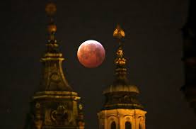 A qué hora y dónde se vio la luna llena. Noche De Eclipse Superluna Y Luna De Sangre Los Tres Fenomenos Que Se Combinaran Para Un Momento Unico Infobae