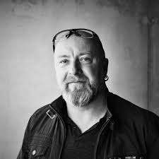 Chtěl jsem budoucnost očistit od temných představ, které o ní máme, říká  malíř Daniel Pitín