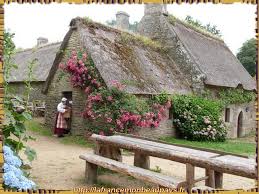 Le Vieux Village Breton La France Mon Beau Pays En 2020 Vieux Village Toit De Chaume Cirque De Gavarnie