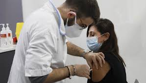 Una macchina organizzativa perfetta con le operazioni che nel primo giorno dell'iniziativa sono andate avanti senza intoppi per tutta la sera. Vaccini Nella Maratona Delle Regioni Vince L Open Day La Repubblica