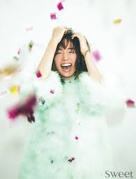 と佐藤栞里さん。 スタッフしかいないの。 客、入れてないんだよ。 スタッフしかいない、ちょっと外れのところで。 密にならないすごい外れのところから佐藤栞里さんがただ見ていたっていう。 ä½è—¤æ žé‡Œ 30æ­³ã‚'è¿ŽãˆãŸä»Š ç†æƒ³ã®ãƒ‡ãƒ¼ãƒˆã‚„çµå©šã—ãŸã„äººã‚'å'Šç™½ Fashion Box