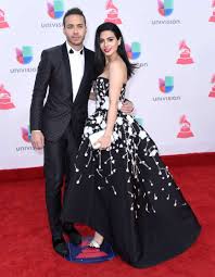 Sorry ladies and gents, but the headline is true: El Martes De Los Famosos En Imagenes Famosos