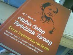Kecurigaan ini didasarkan pada buku kartini yang terbit saat pemerintahan kolonial belanda menjalankan politik etis di hindia belanda ketika itu. Biografi Ra Kartini Singkat Kisah Lengkap Pahlawan Emansipasi Wanita Biografiku Com