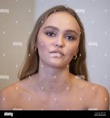 King lily hi-res stock photography and images