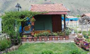 Hobi bahçesi şehrin yeşil alanlarında ticari faaliyet oluşturmamak kaydı ile zirai ilaç kullanmadan yapılan alanlardır. Hobi Bahcelerine Yonelik Kanun Teklifi Hazirlayan Hukumete Zor Soru 20 Yildir Kim Iktidar