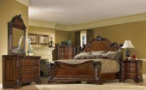 Old World Distressed Brown Queen Bed Set In 2020 Old World Bedroom King Bedroom Sets Bedroom Set
