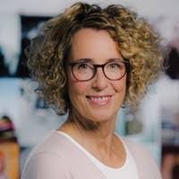 Jessica Eger's Instagram, Twitter & Facebook