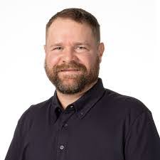 Robin Crum's Instagram, Twitter & Facebook