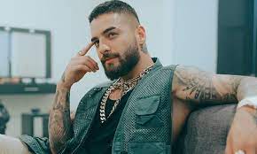 Maluma a renunțat la brunet și a trecut la blond. Maluma Debuts New Bleach Blonde Hair