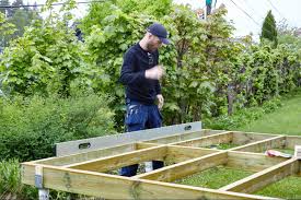 Unkrautschutz, holzpflege und checkliste… das a und o ist ein guter unterbau, gleich welchen oberbelag wir wählen. Terrassen Bauen Holzterrasse Einfach Selber Bauen Kebony