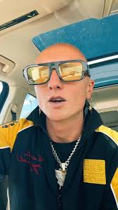 The Significance of Comets and the Power of Sight