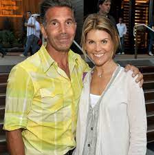 The trio traveled from los angeles to santa barbara county, california, on thursday. Lori Loughlin And Mossimo Giannulli To Present United Front At Trial