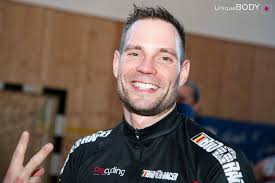 KATEGORIE KURSE Na, kennt ihr den noch??? Ja freille, wie kann man denn den  Daniel vergessen?!? Ab HEUTE radelt Daniel wieder fleißig bei uns mit.  Jeden 2. Montag und immer am Sonntag