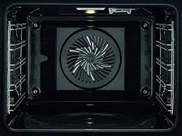 L'énorme cavité du four de 5, sept pieds cubes (161 l ) utilise la convection européenne véritable (quelque choses chauffant supplémentaire à travers le ventilateur à vitesse variable ) pour présenter des de cuisson uniformes à des conditions. Four Encastrable Patisserie Faire Une Affaire