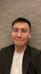 Joshua Leong 我完成祢【#人生畢業照】了🎓 我要繼續Move on了謝謝祢來過我（們）的人生=） 攝影： Chong Kai Hin  後製： Zoey Chin