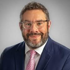 Taylor Simons's Instagram, Twitter & Facebook